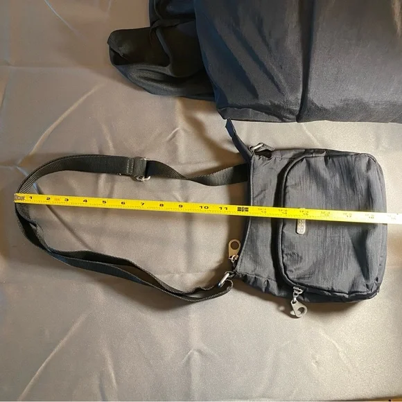 Baggallini set of two purses, one shoulder strap, one adjustable Crossbody black - Picture 14 of 15